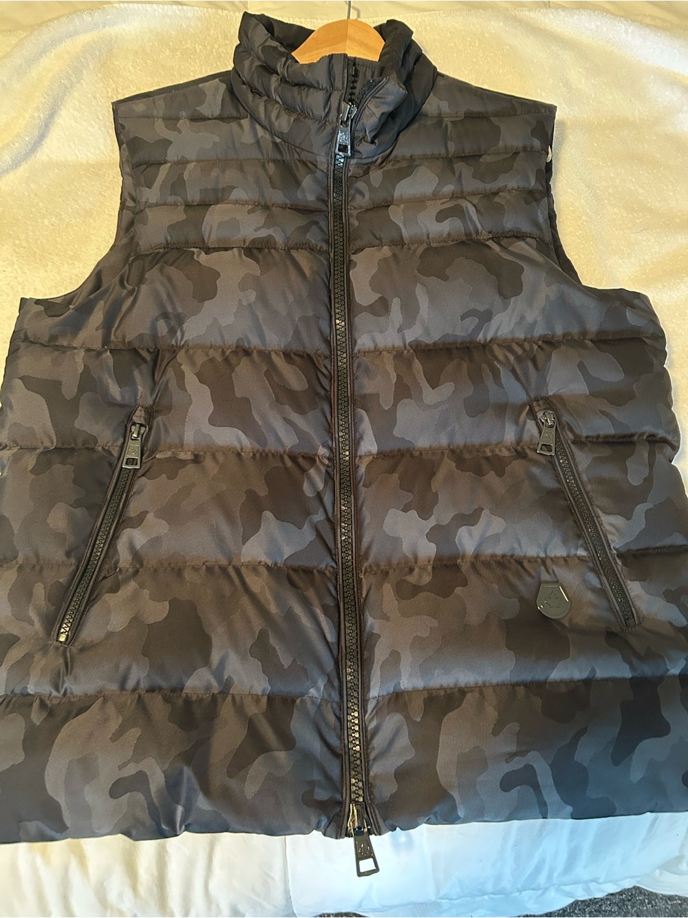 Jared Lang Men's Black & Dark Gray Camo Quilted Puffer Vest